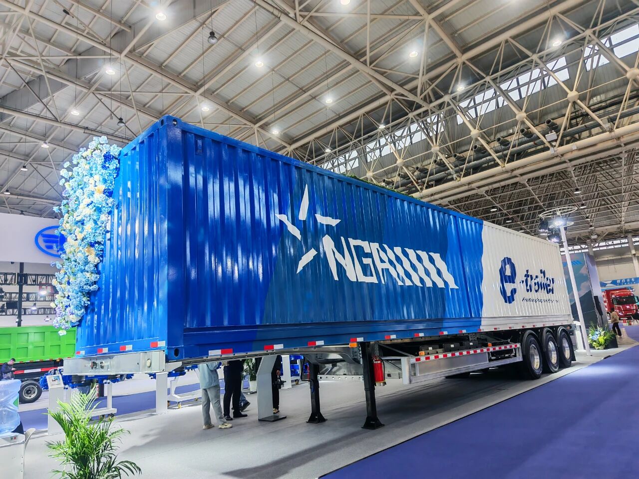 NGA 智能電動(dòng)半掛車(chē)成為 2025 中國(guó)國(guó)際商用車(chē)展會(huì)上的明星產(chǎn)品！